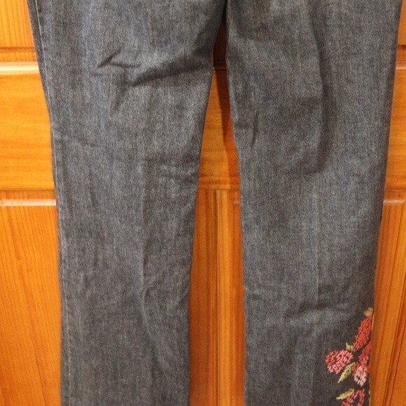 Jjill Re-Done Strawberry Embroidered Jean's Stretch Denim 10 Tall - Picture 10 of 15